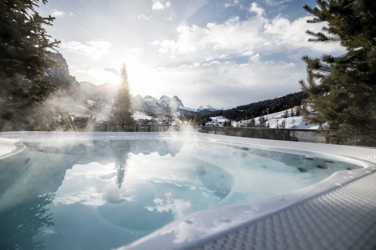 Hotel Tofana San Cassiano  Bagian luar foto